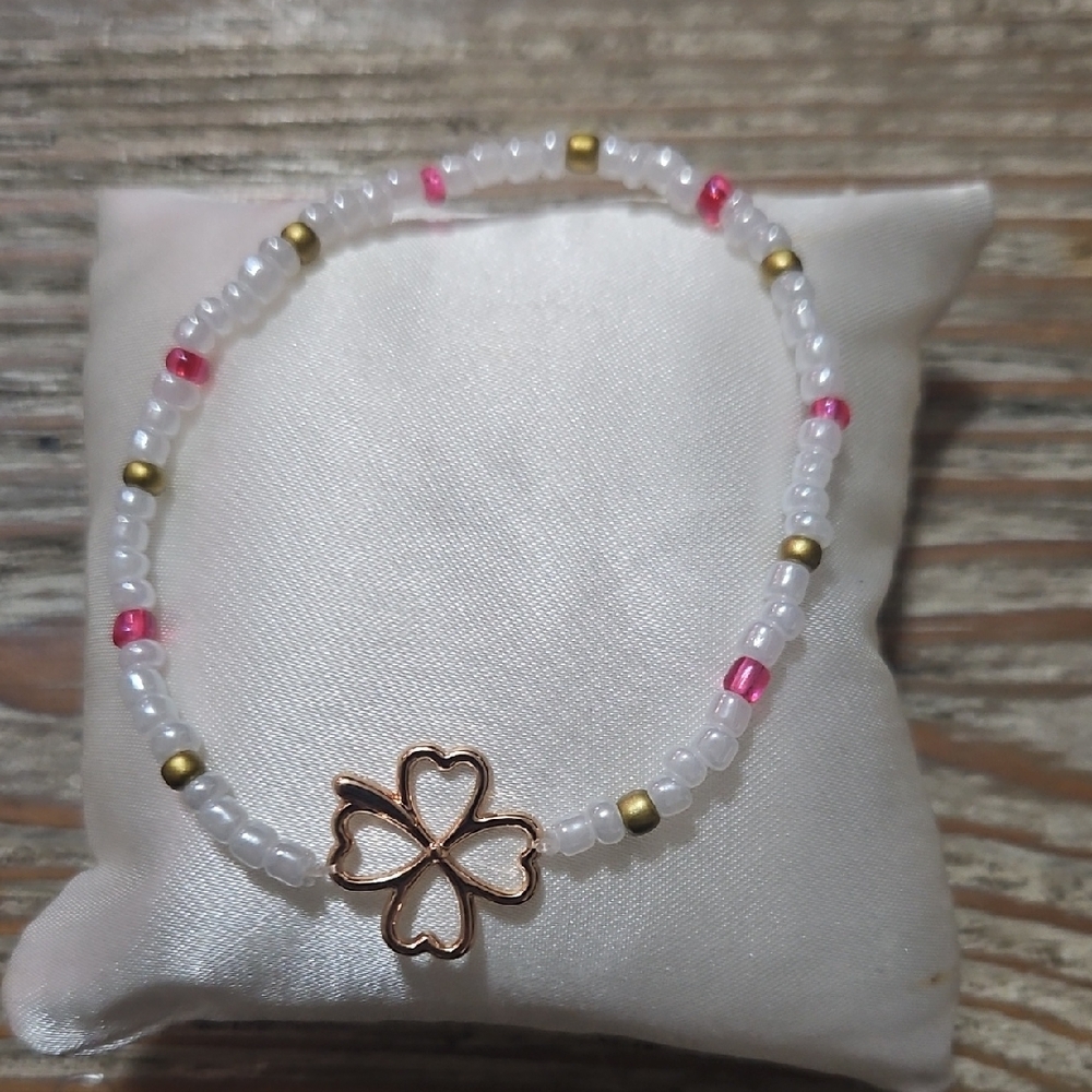 Elegant Gold and Pink Beaded Bracelet